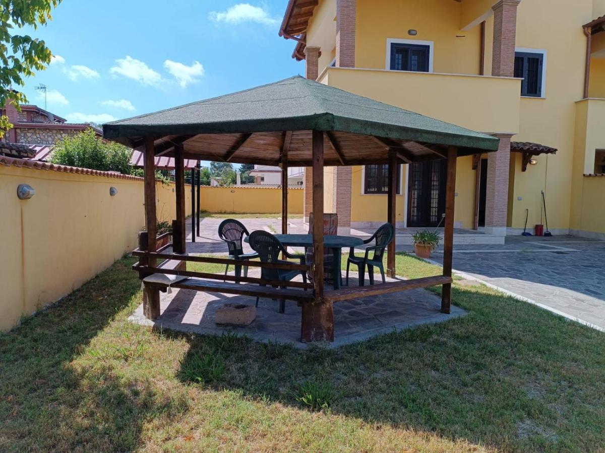 Cottage Ostiaantica Екстериор снимка