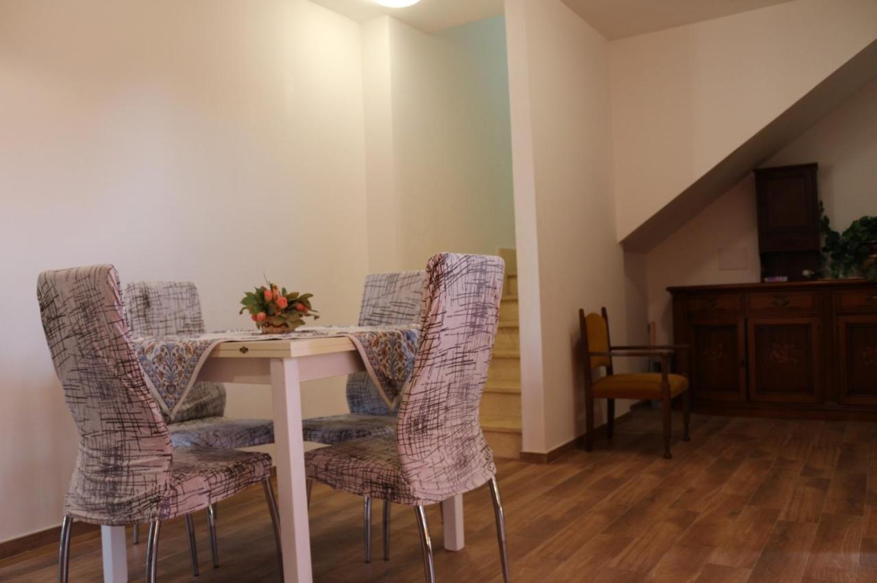 Cottage Ostiaantica Екстериор снимка
